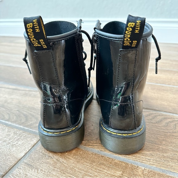 Doc Marten’s Junior 1460 Patent Leather Lace Up Boots Size 5 Black Lucido - Picture 4 of 14